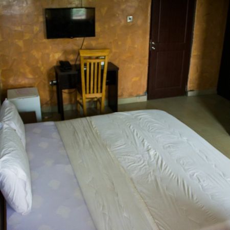 Glasshouse Hotel And Suites Lagos Bagian luar foto